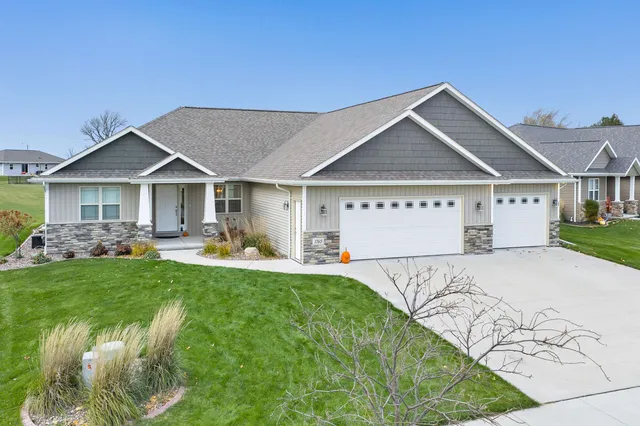 $519,900 | 1765 Jerome Way, Green Bay, WI 54313