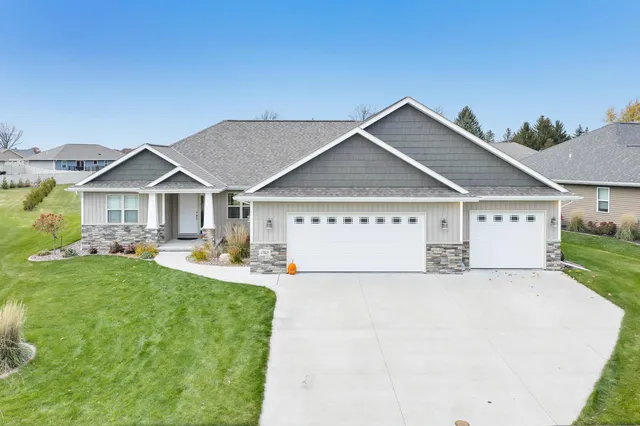 $519,900 | 1765 Jerome Way, Green Bay, WI 54313