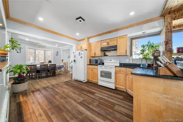 $789,000 | 342 Revilo Avenue, Shirley, NY 11967