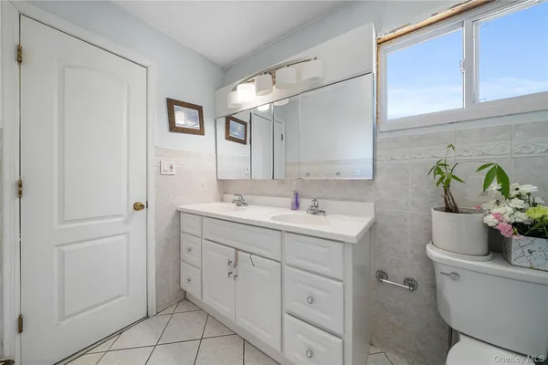 $789,000 | 342 Revilo Avenue, Shirley, NY 11967