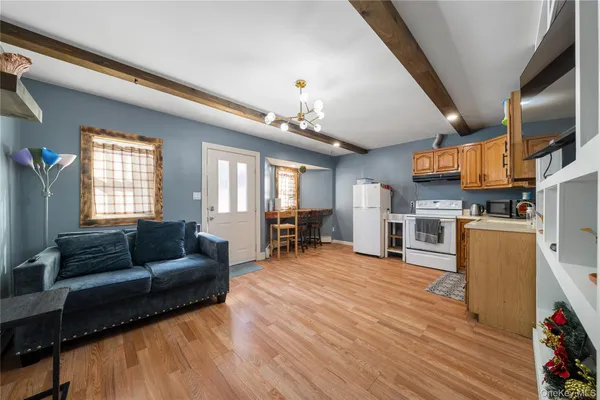 $789,000 | 342 Revilo Avenue, Shirley, NY 11967