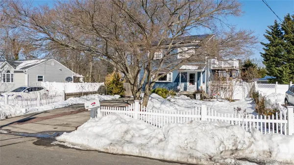 $789,000 | 342 Revilo Avenue, Shirley, NY 11967