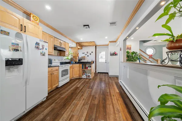 $789,000 | 342 Revilo Avenue, Shirley, NY 11967