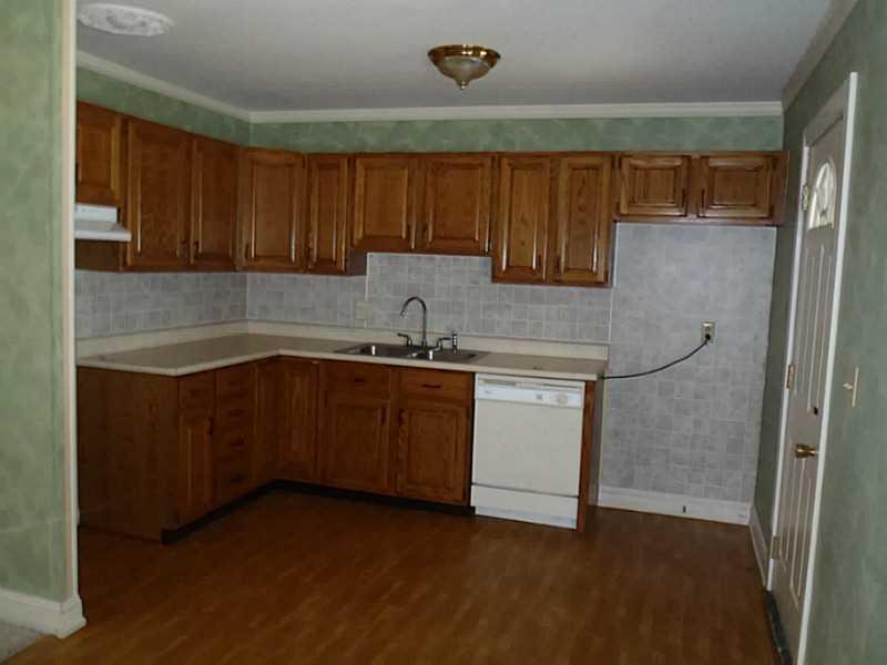 696 W Lane Lima, OH 45801 - Photo 7 of 14