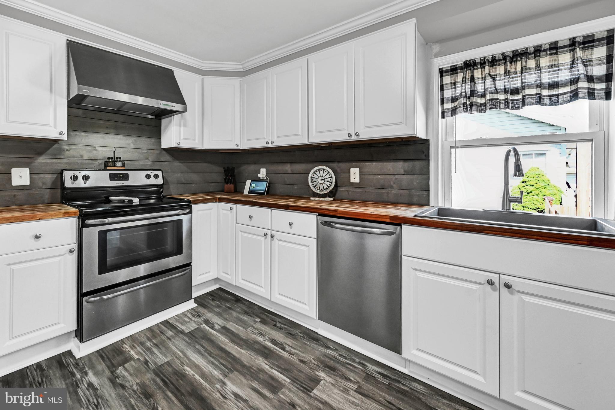 531 Compass Road East Middle River, MD 21220 - Photo 13 of 32
