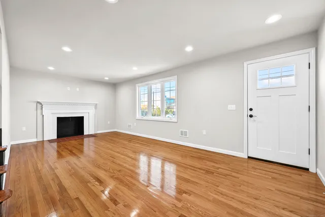 $389,900 | 50 Garfield Avenue, Middletown, CT 06457