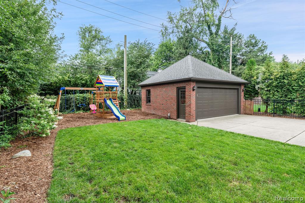 117 Moran Road Grosse Pointe Farms, MI 48236 - Photo 30 of 31