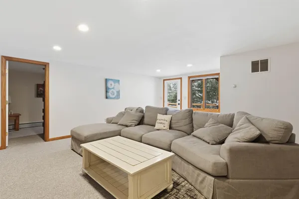 $739,000 | 72 Appleby Close, Unit 41, Carroll, NH 03595