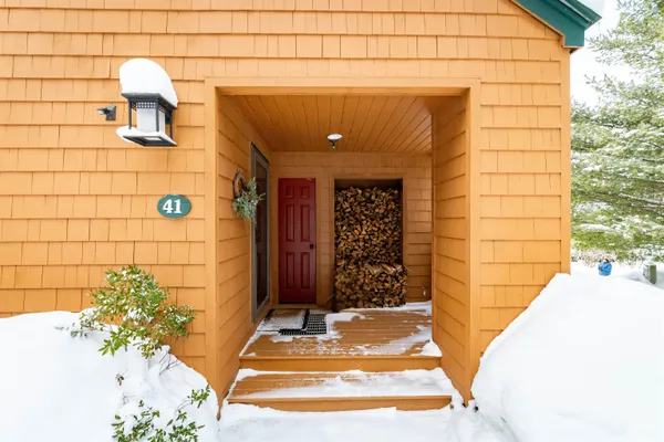 $739,000 | 72 Appleby Close, Unit 41, Carroll, NH 03595