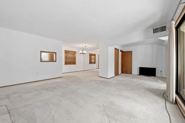 $225,000 | 1101 Sibley Memorial Highway, Unit 306, Lilydale, MN 55118