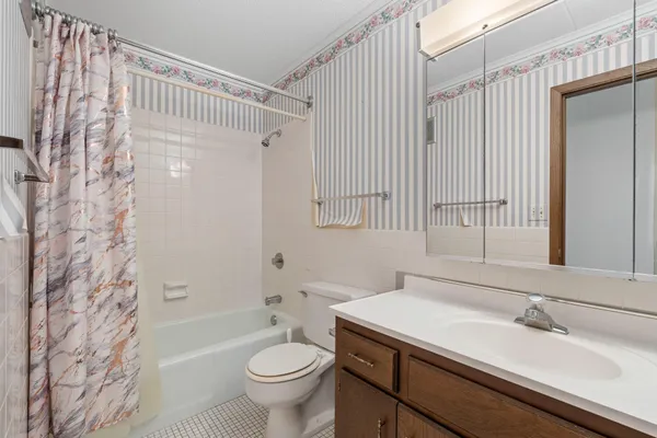 $199,000 | 1101 Sibley Memorial Highway, Unit 306, Lilydale, MN 55118