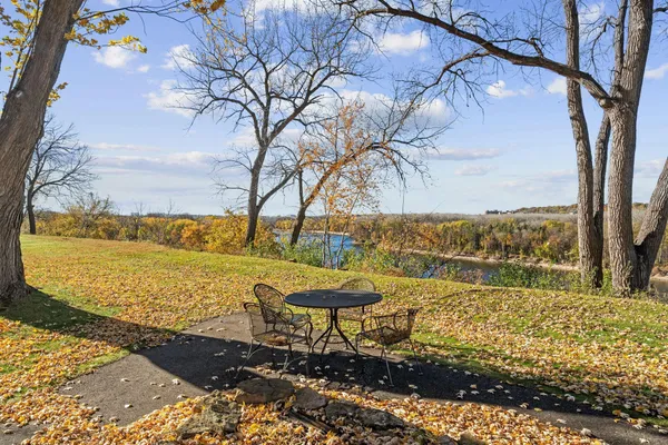 $199,000 | 1101 Sibley Memorial Highway, Unit 306, Lilydale, MN 55118