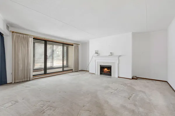 $199,000 | 1101 Sibley Memorial Highway, Unit 306, Lilydale, MN 55118
