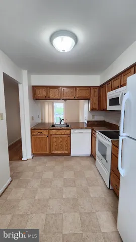 $605,000 | 2028 6th Street South, Arlington, VA 22204