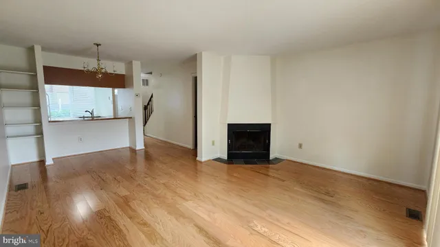 $605,000 | 2028 6th Street South, Arlington, VA 22204