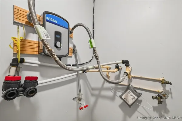 $249,900 | 2082 West State Road 54, Bloomfield, IN 47424