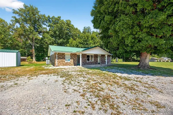 $249,900 | 2082 West State Road 54, Bloomfield, IN 47424