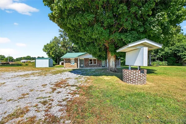 $249,900 | 2082 West State Road 54, Bloomfield, IN 47424