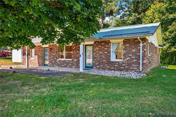 $249,900 | 2082 West State Road 54, Bloomfield, IN 47424