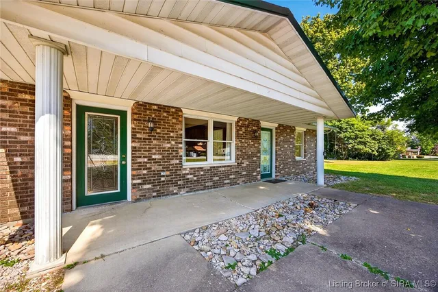 $249,900 | 2082 West State Road 54, Bloomfield, IN 47424