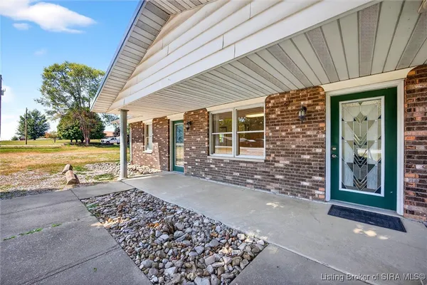 $249,900 | 2082 West State Road 54, Bloomfield, IN 47424