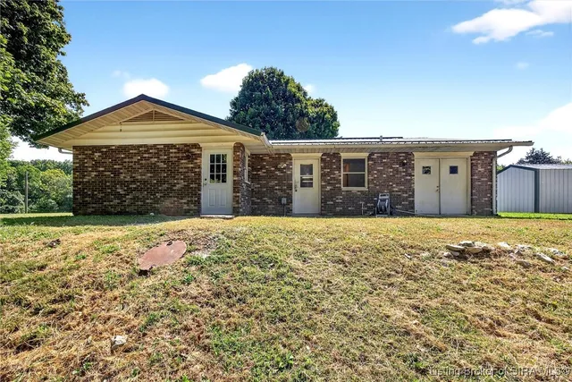$249,900 | 2082 West State Road 54, Bloomfield, IN 47424