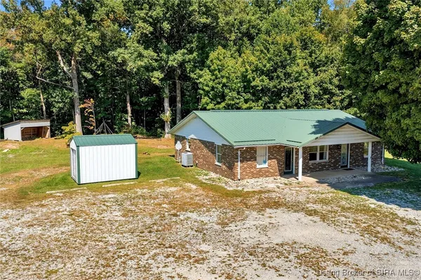 $249,900 | 2082 West State Road 54, Bloomfield, IN 47424