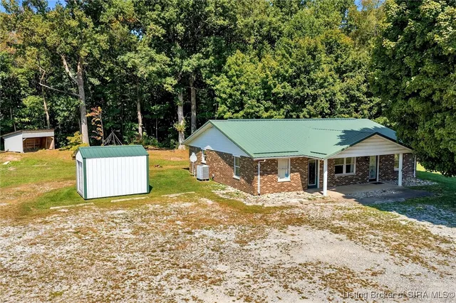 $249,900 | 2082 West State Road 54, Bloomfield, IN 47424