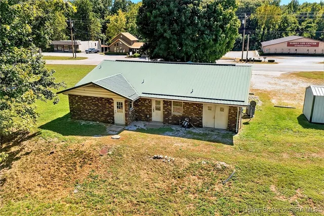 $249,900 | 2082 West State Road 54, Bloomfield, IN 47424