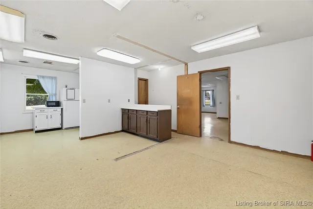 $249,900 | 2082 West State Road 54, Bloomfield, IN 47424