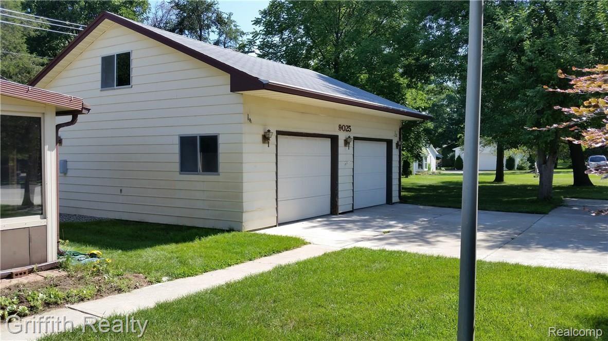 9025 Maltby Road Brighton, MI 48116 - Photo 4 of 22 2016-07-25 11.02