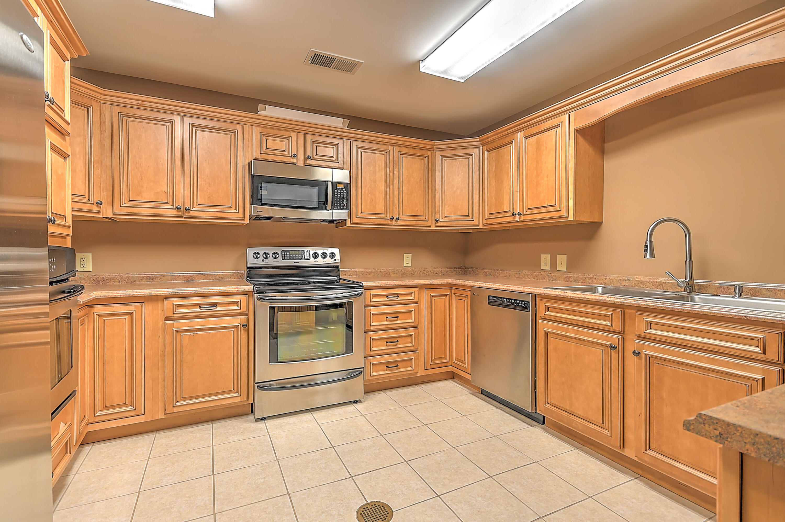124 Cross Community Road Bristol, TN 37620 - Photo 105 of 241 Cross Community interior-122