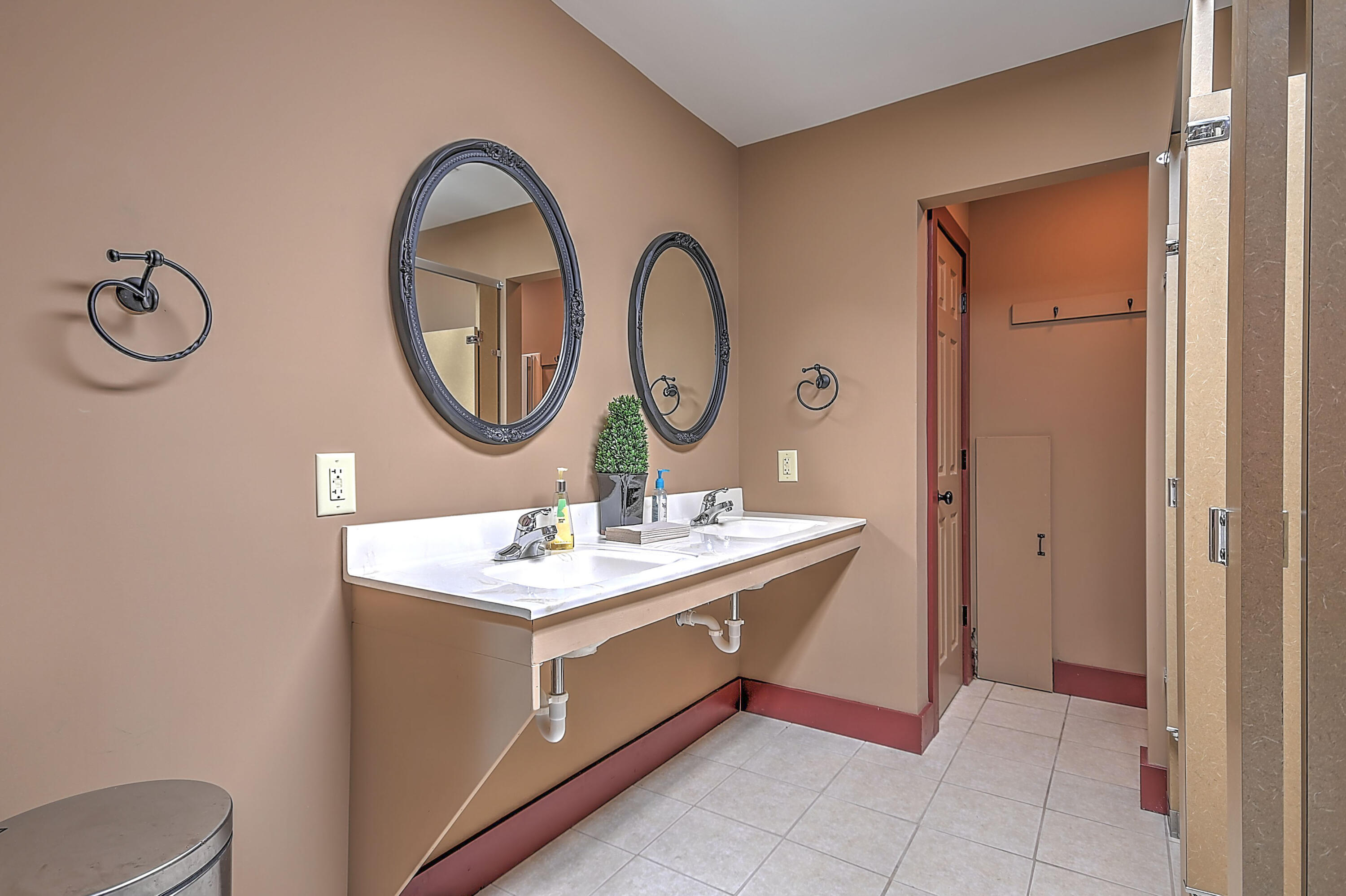 124 Cross Community Road Bristol, TN 37620 - Photo 109 of 241 Cross Community interior-126