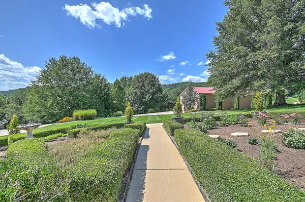 $3,750,000 | 124 Cross Community Road, Bristol, TN 37620