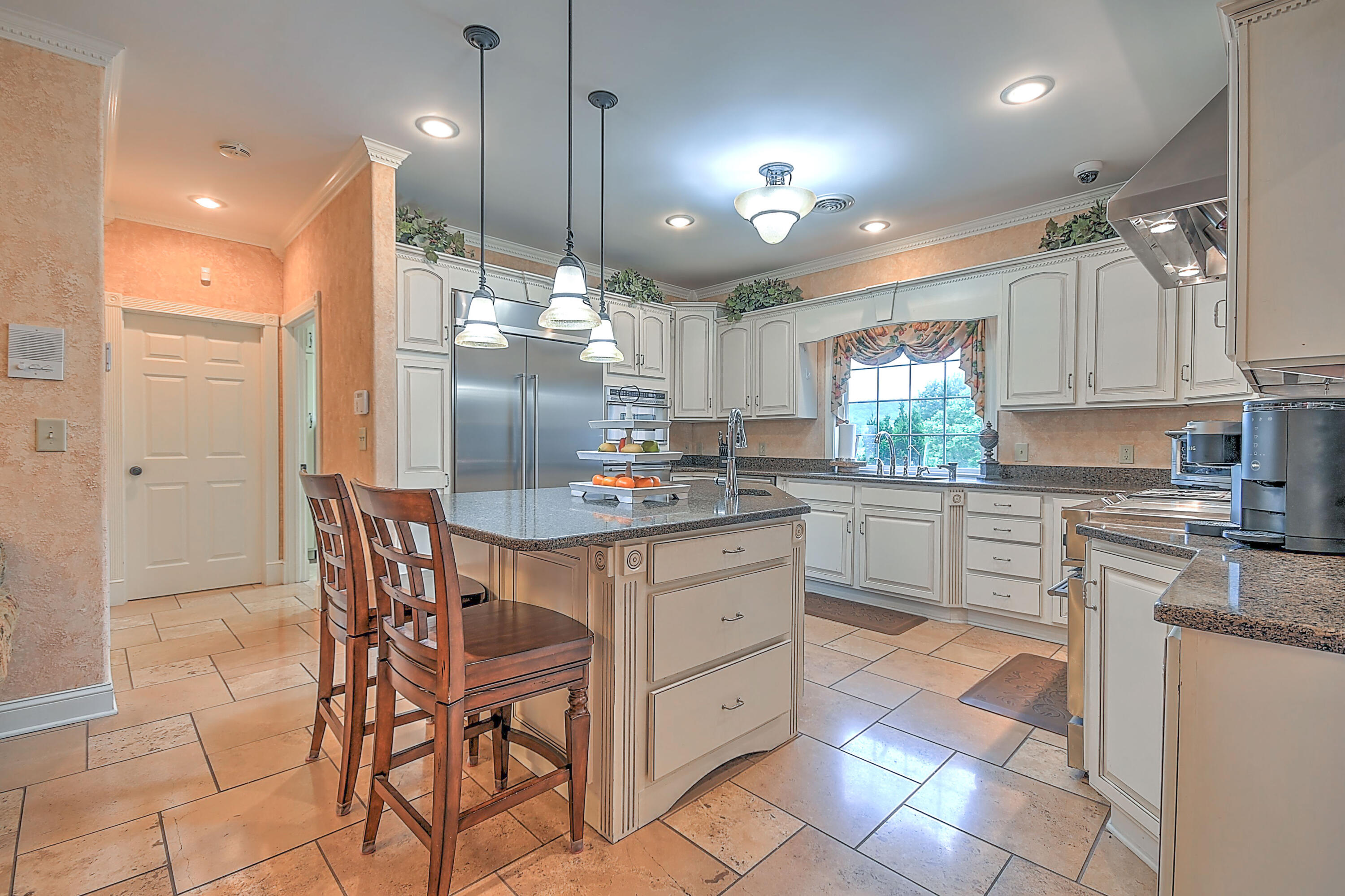124 Cross Community Road Bristol, TN 37620 - Photo 15 of 241 Cross Community interior-27