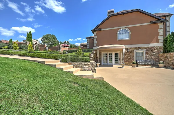 $3,750,000 | 124 Cross Community Road, Bristol, TN 37620