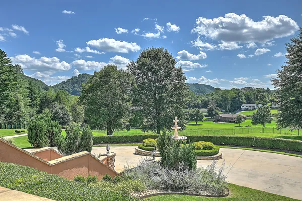 $3,750,000 | 124 Cross Community Road, Bristol, TN 37620