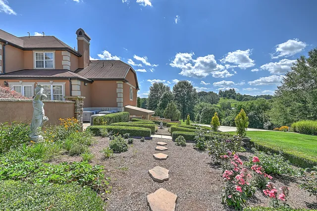 $3,495,000 | 124 Cross Community Road, Bristol, TN 37620