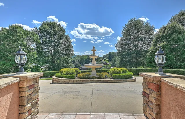 $3,495,000 | 124 Cross Community Road, Bristol, TN 37620