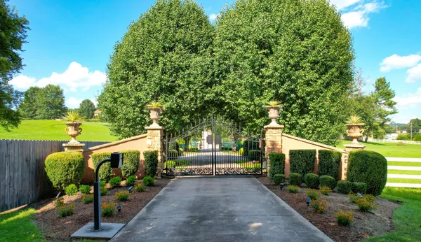 $3,495,000 | 124 Cross Community Road, Bristol, TN 37620
