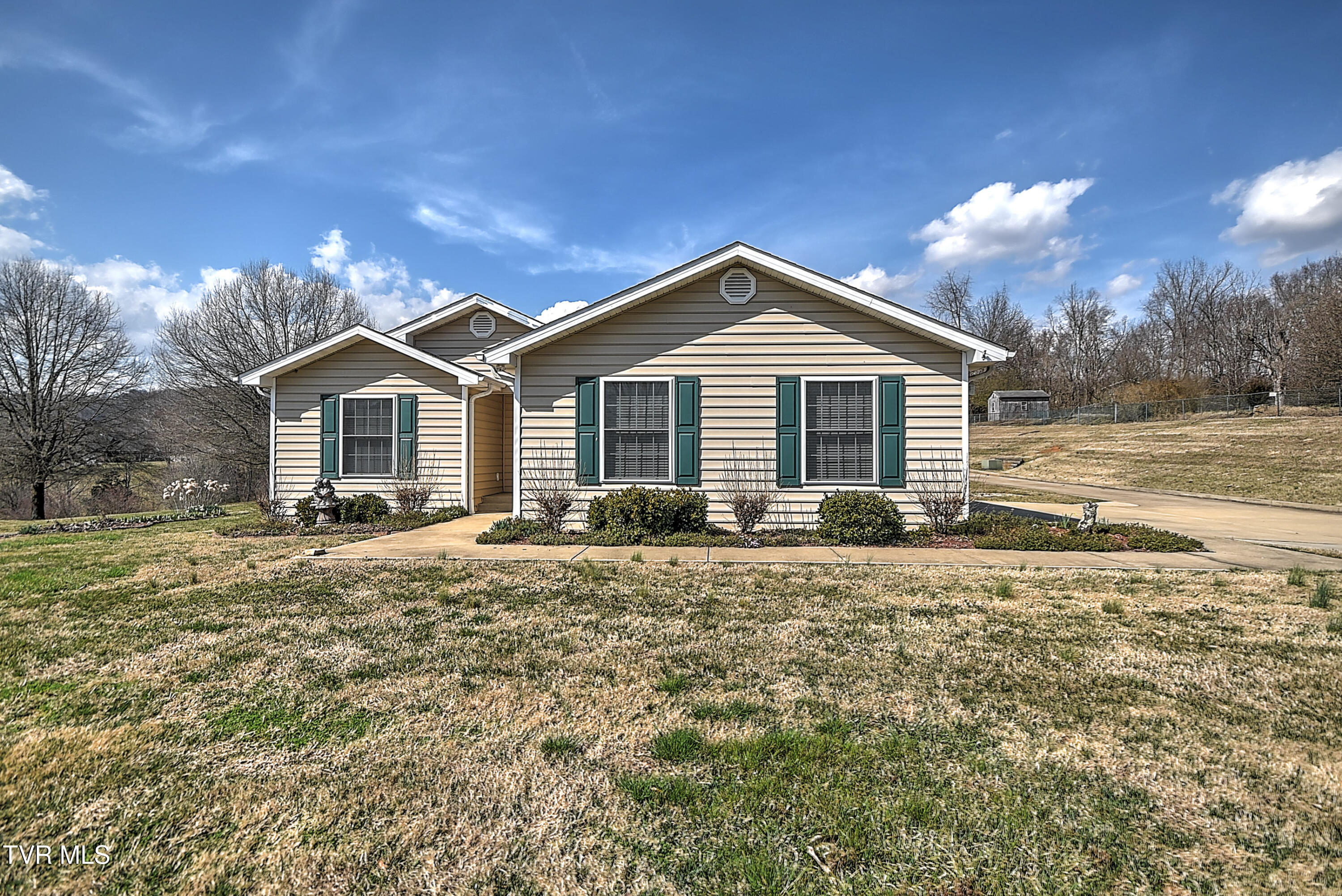 124 Cross Community Road Bristol, TN 37620 - Photo 204 of 241 129 Plainview DK-3