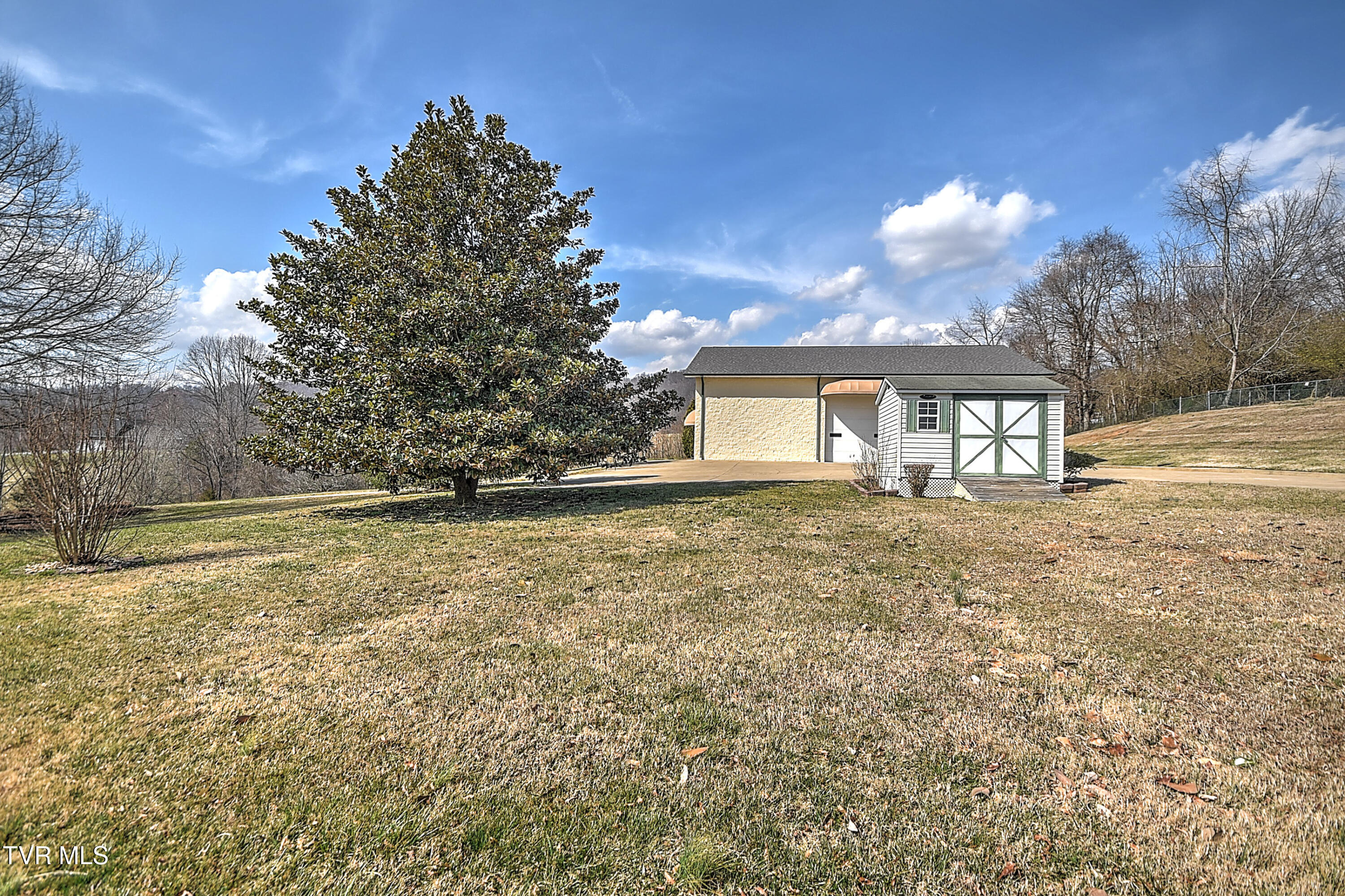 124 Cross Community Road Bristol, TN 37620 - Photo 207 of 241 129 Plainview DK-9
