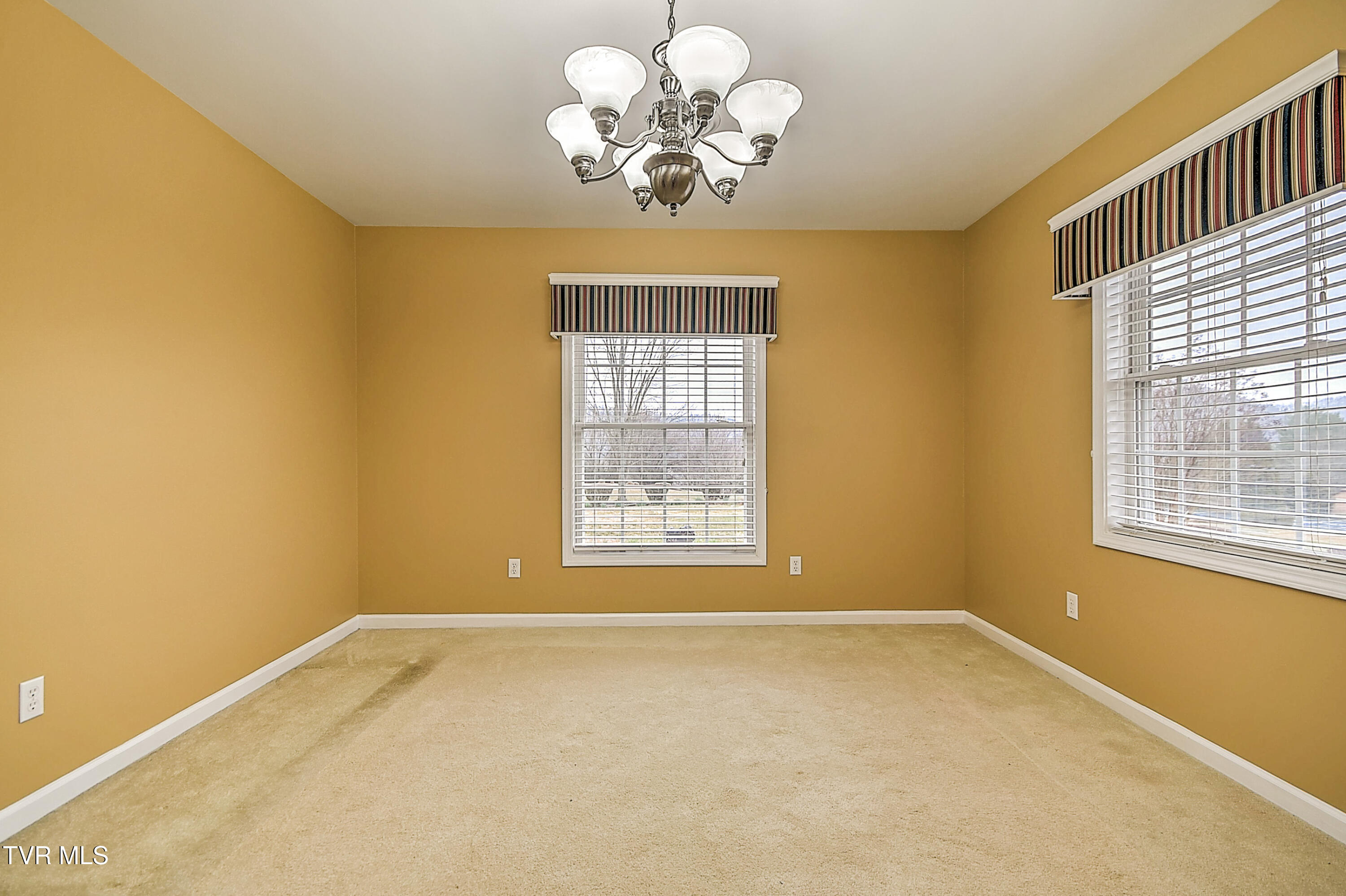 124 Cross Community Road Bristol, TN 37620 - Photo 210 of 241 129 Plainview DK-2