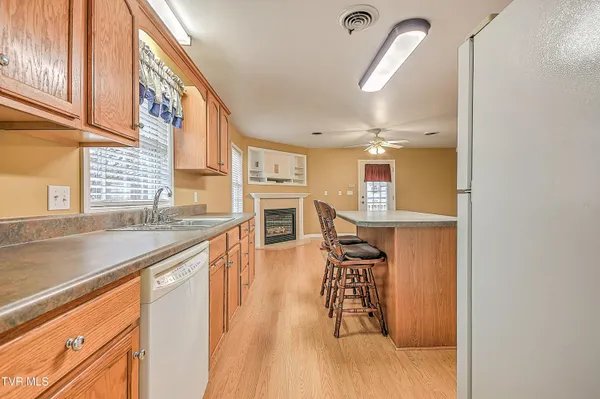 $3,750,000 | 124 Cross Community Road, Bristol, TN 37620