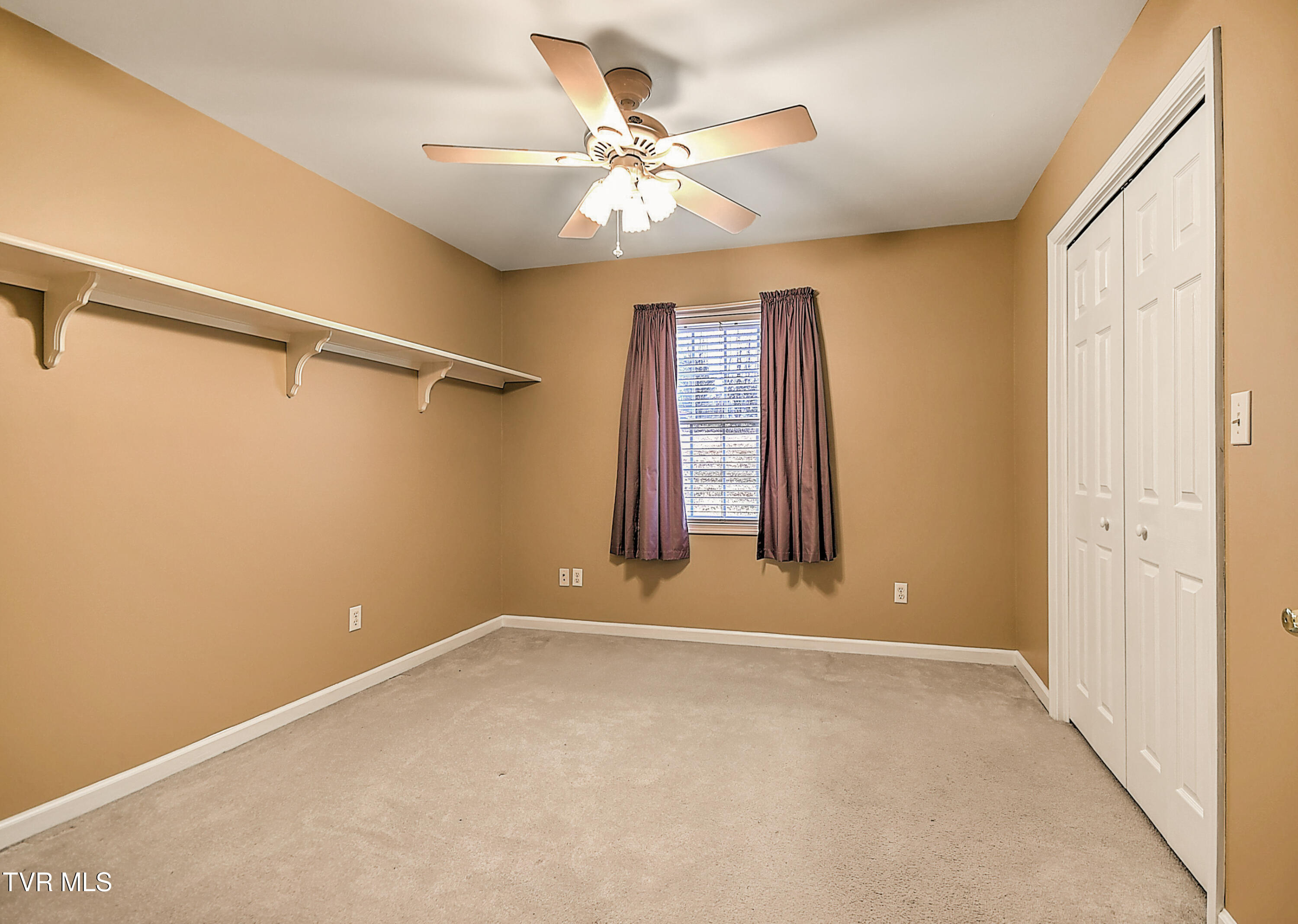 124 Cross Community Road Bristol, TN 37620 - Photo 230 of 241 129 Plainview DK-24