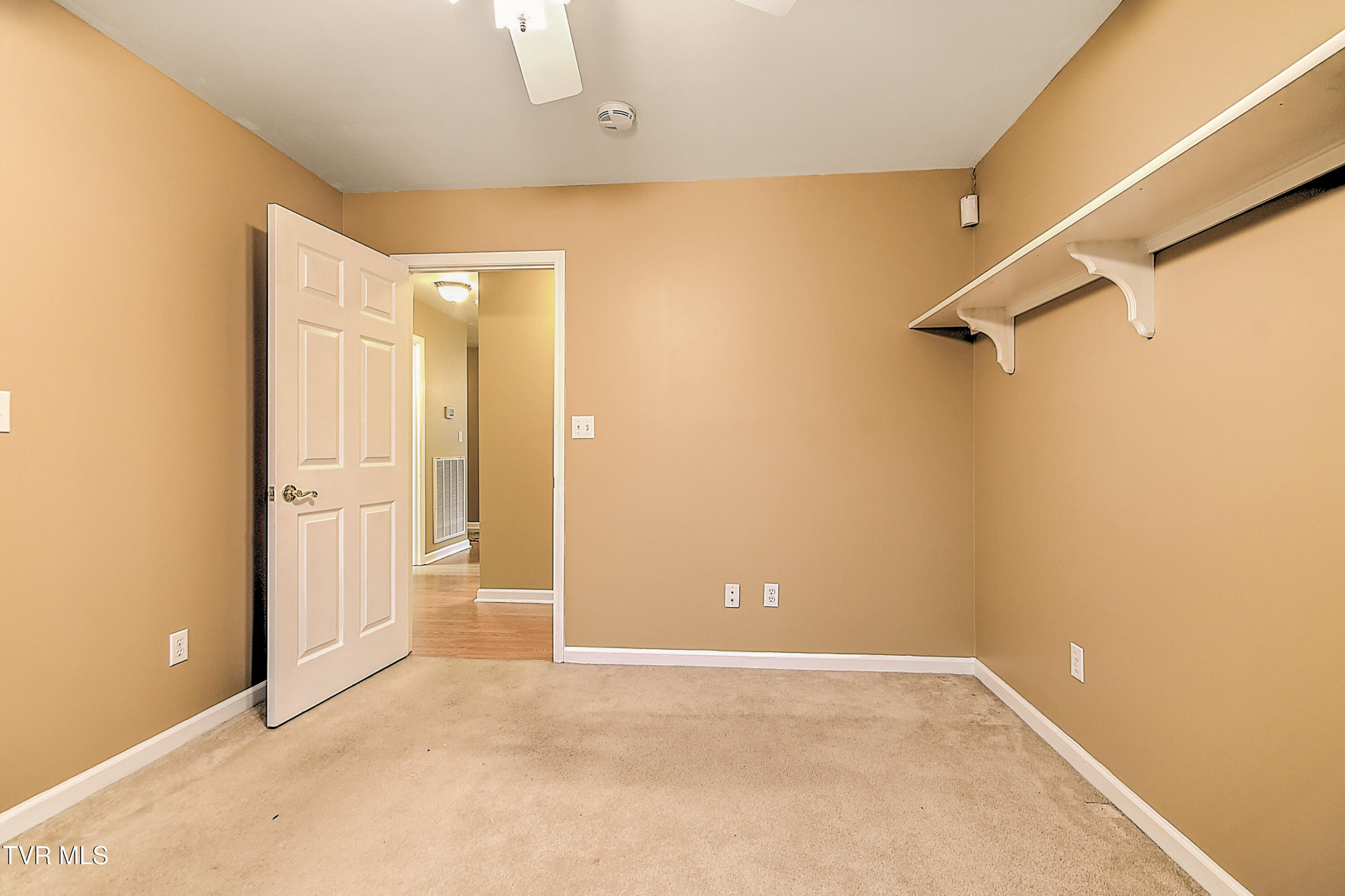 124 Cross Community Road Bristol, TN 37620 - Photo 231 of 241 129 Plainview DK-26
