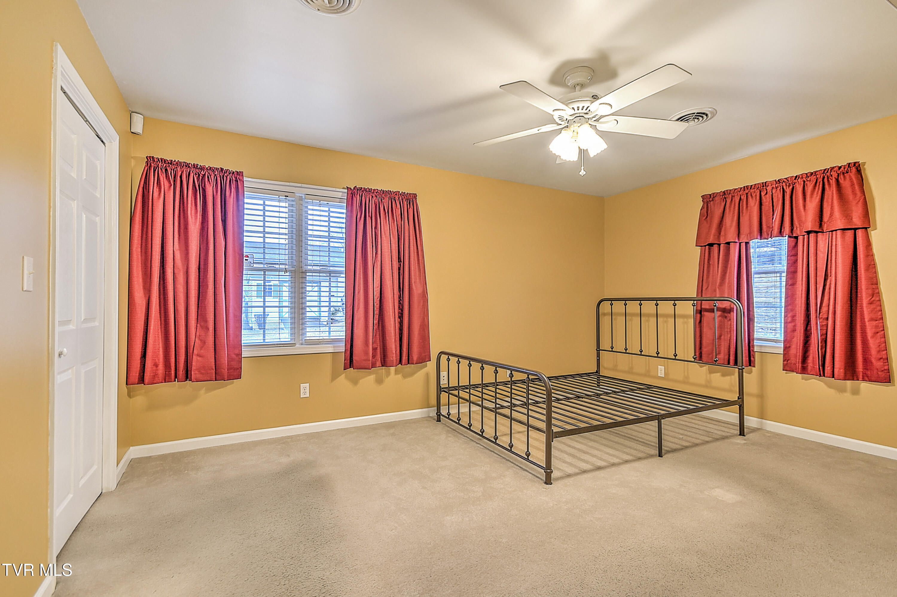 124 Cross Community Road Bristol, TN 37620 - Photo 232 of 241 129 Plainview DK-27