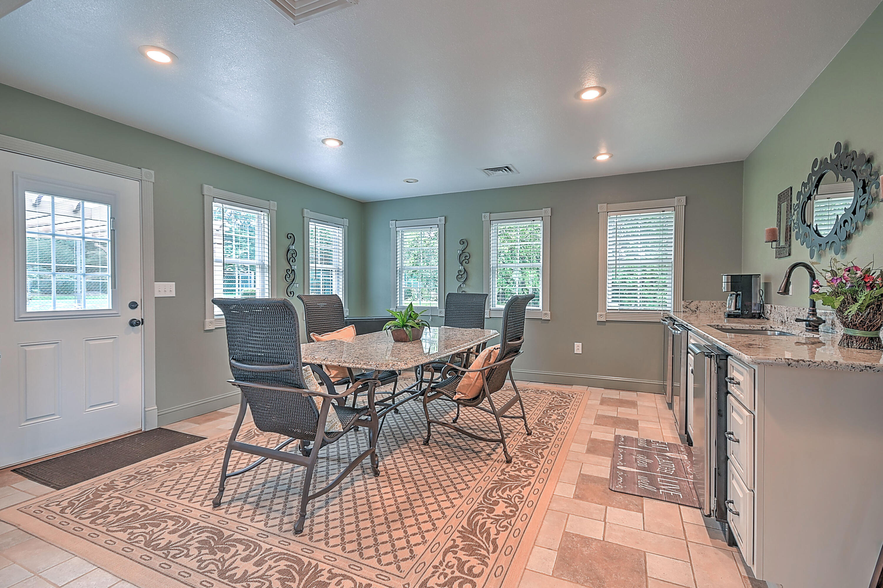 124 Cross Community Road Bristol, TN 37620 - Photo 85 of 235 Cross Community interior-7