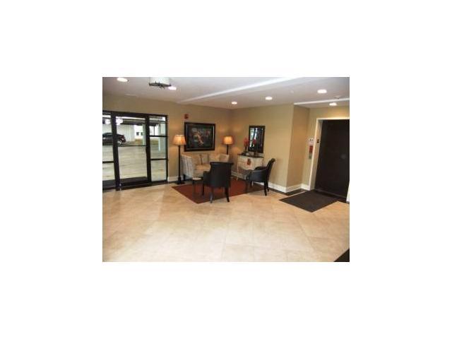 805 Proprietors Road, Unit 302 Worthington, OH 43085 - Photo 2 of 4