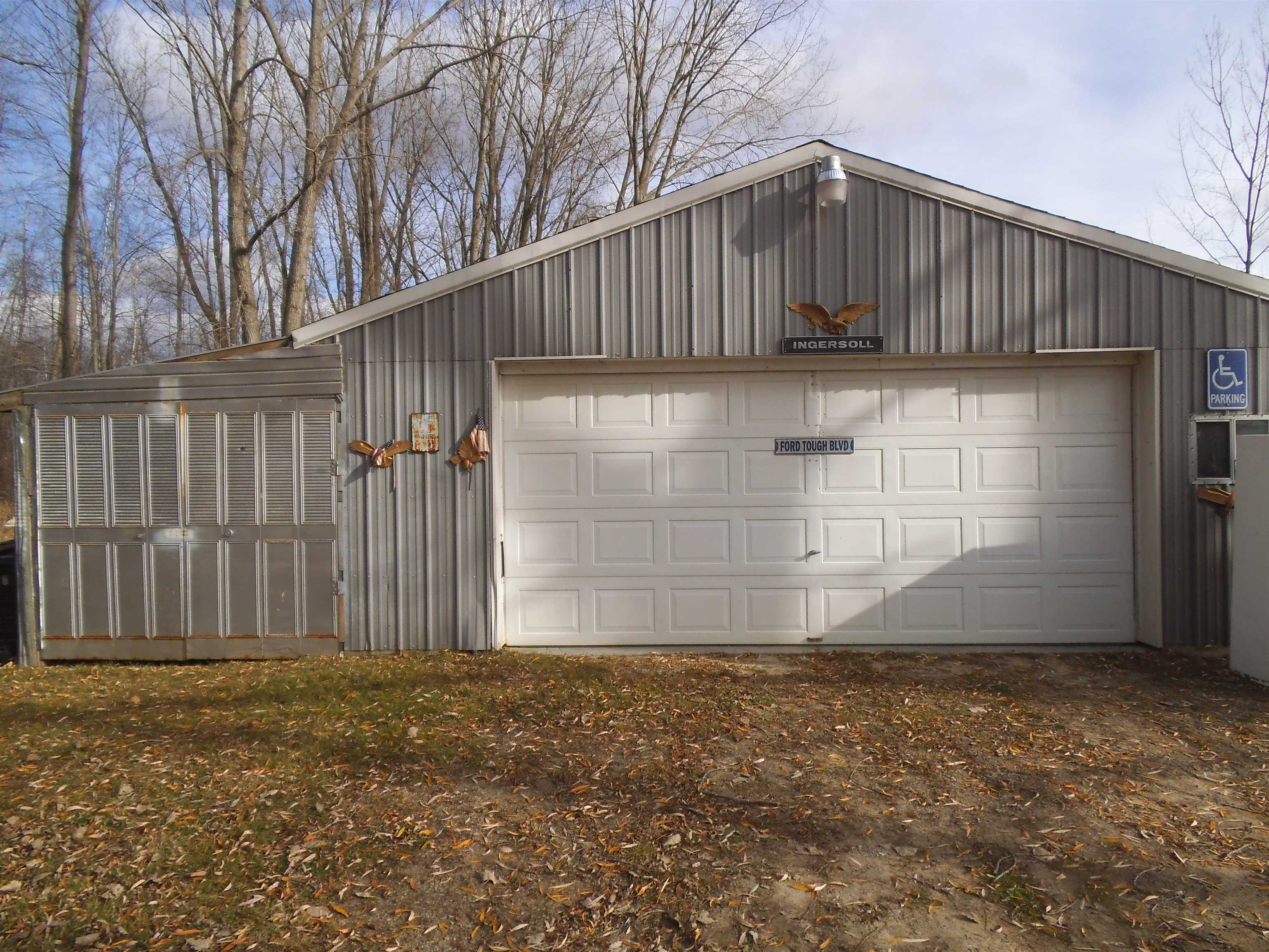 472 West Whitefeather Road Pinconning, MI 48650 - Photo 4 of 24
